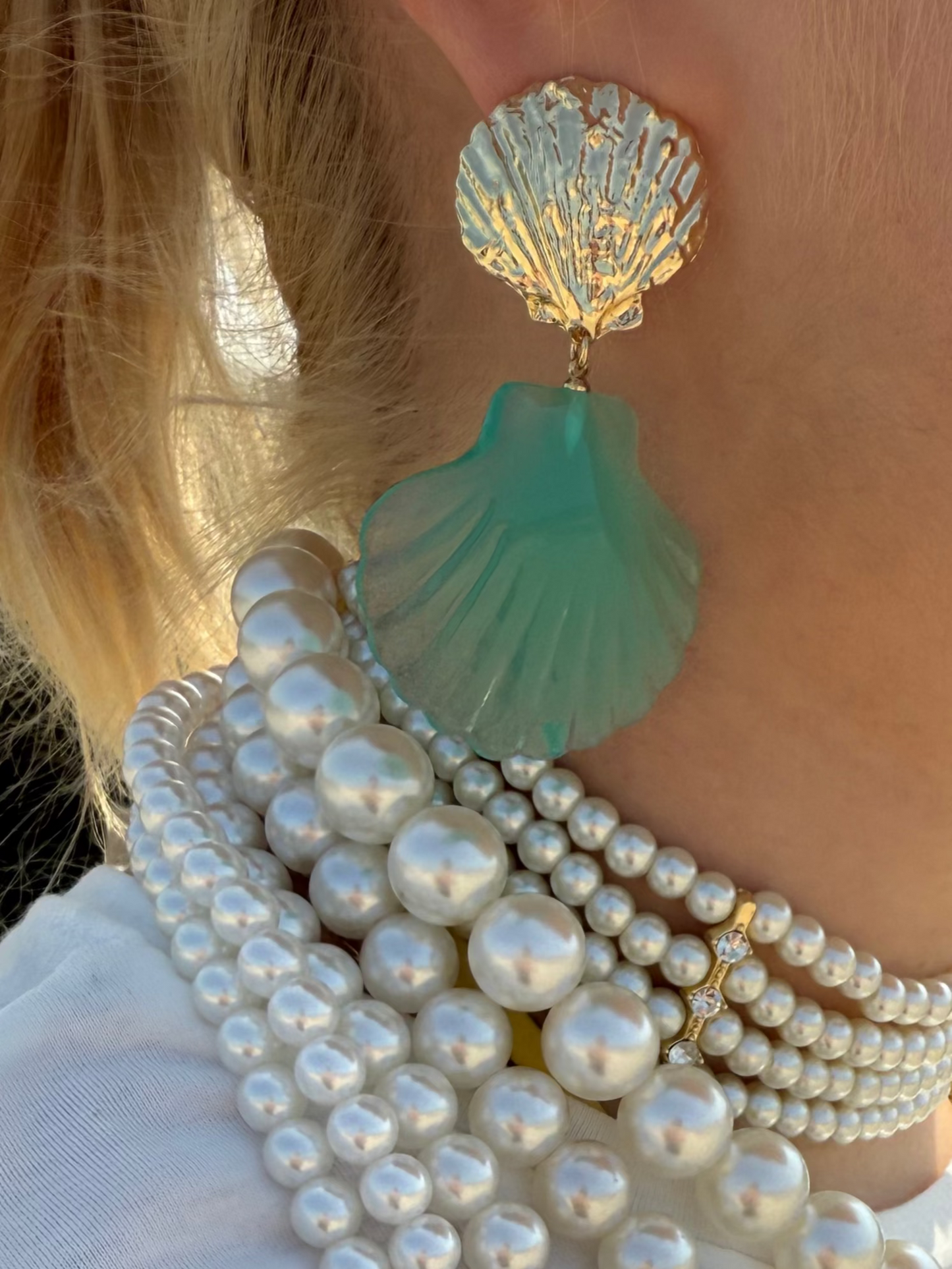SEASHELL - Clam Earrings - Gold