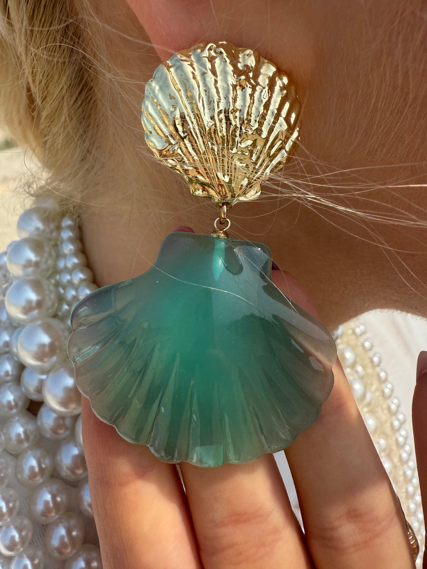 SEASHELL - Clam Earrings - Gold