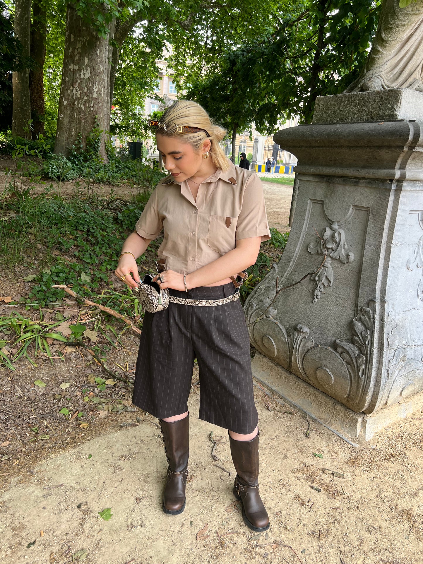 SAGI - Striped Bermuda Pants - Dark Taupe