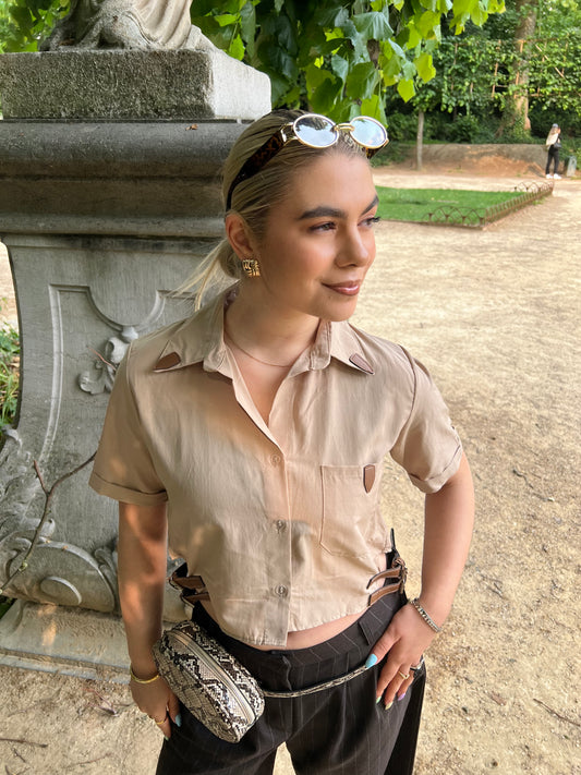 JUDY - Cropped Belt Shirt