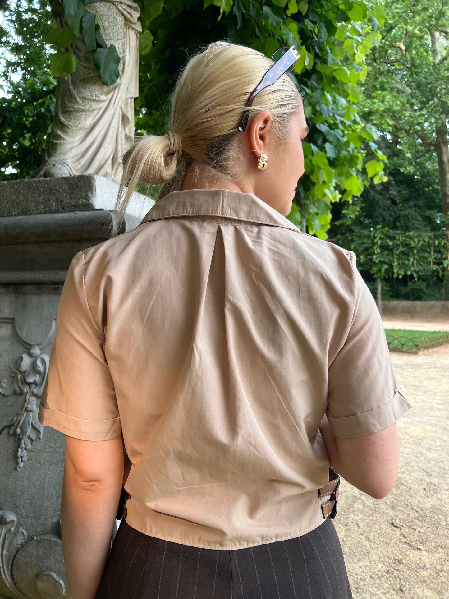 JUDY - Cropped Belt Shirt