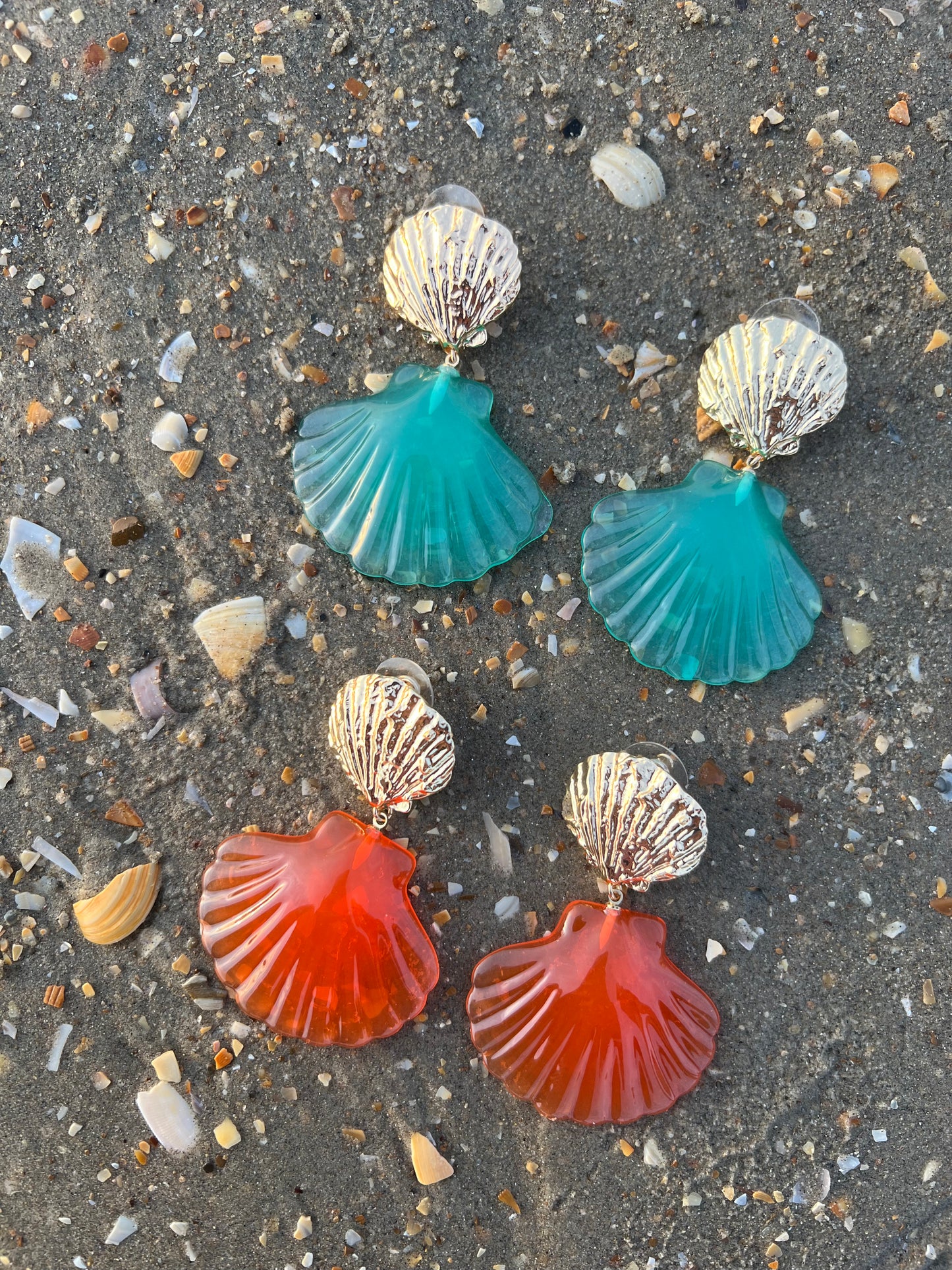 SEASHELL - Clam Earrings - Gold