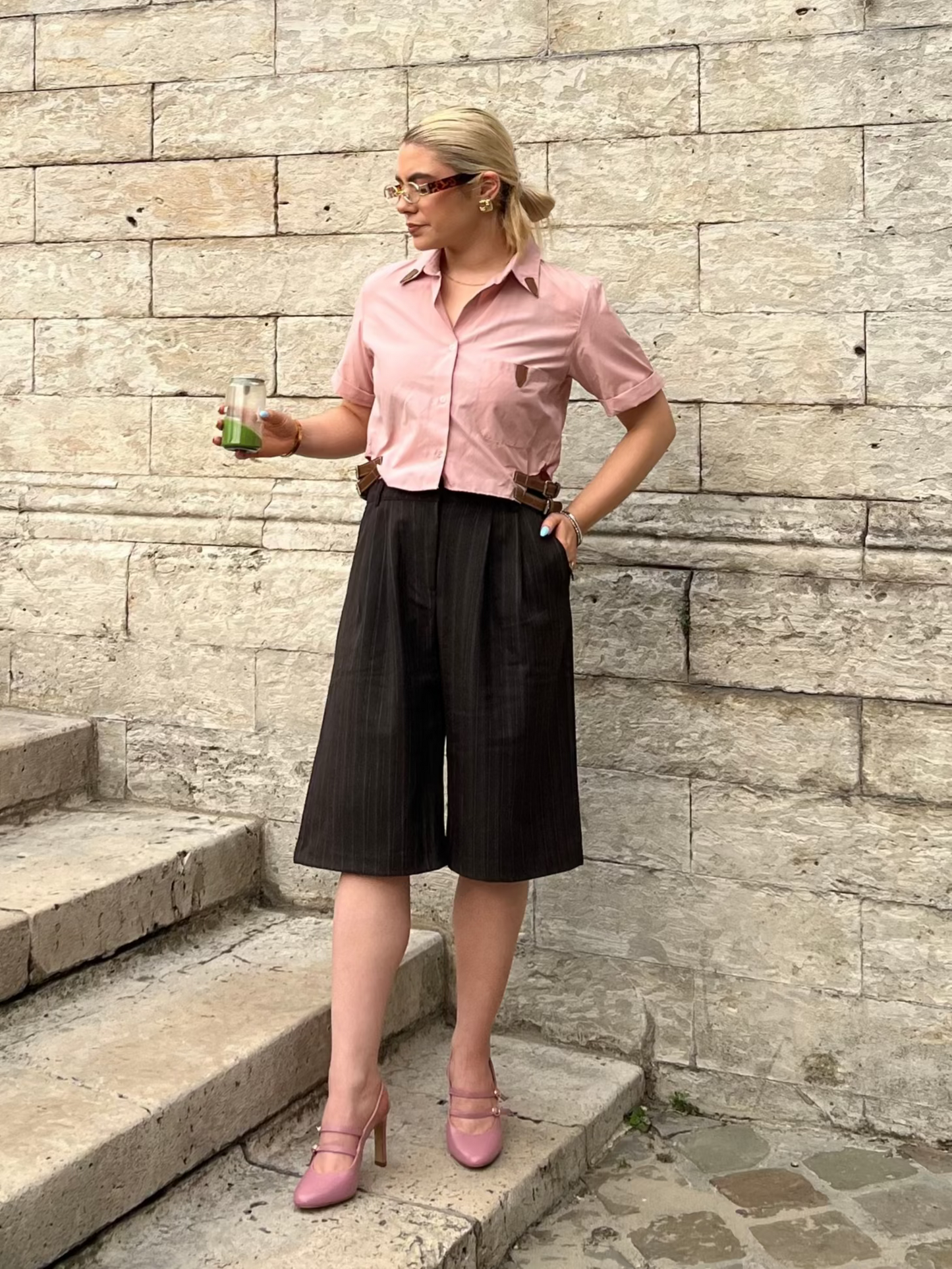 JUDY - Cropped Belt Shirt