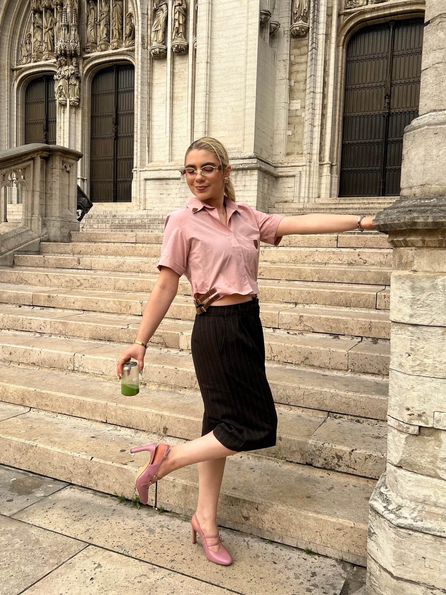 JUDY - Cropped Belt Shirt