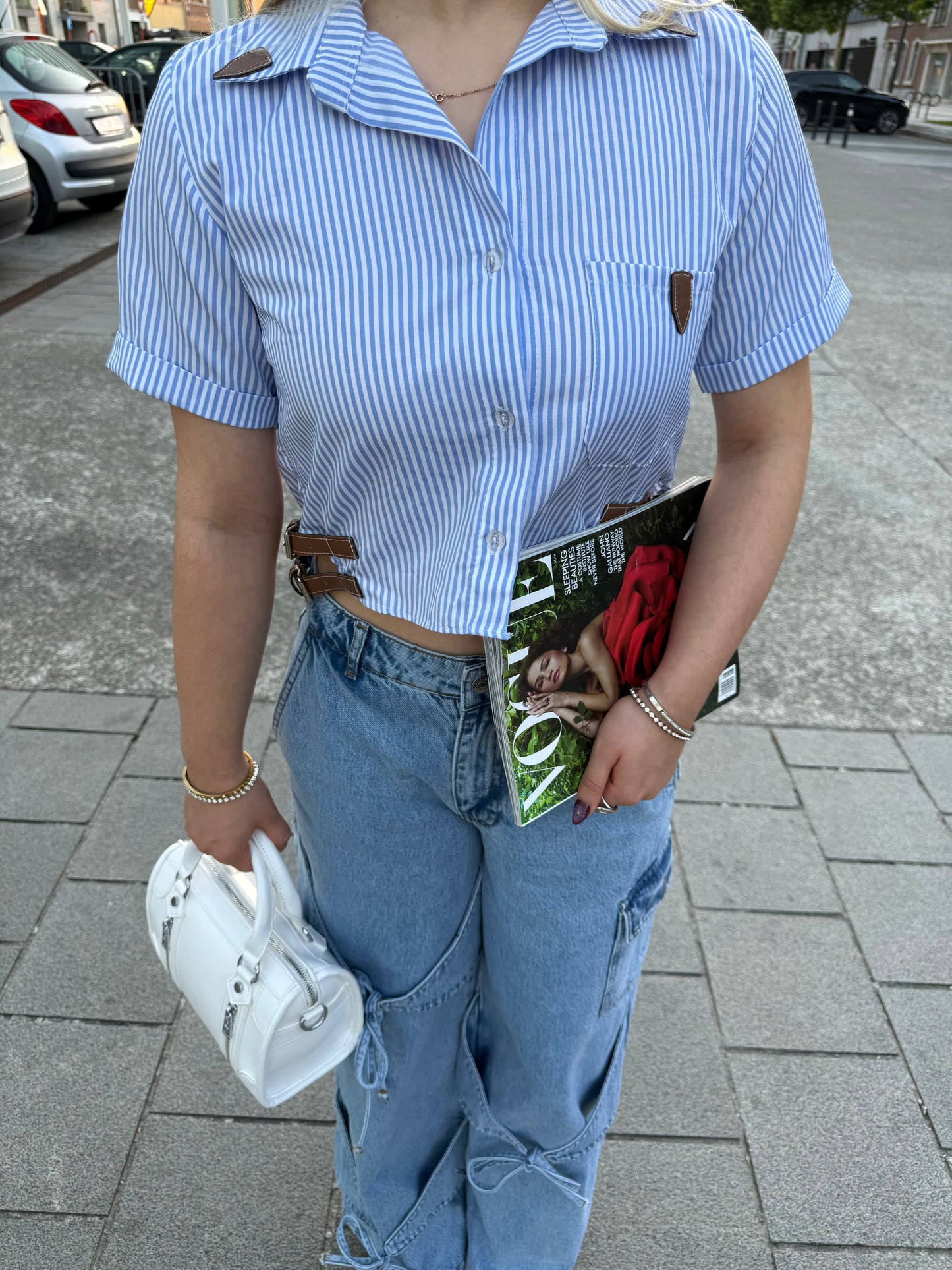 JUDY - Cropped Belt Shirt