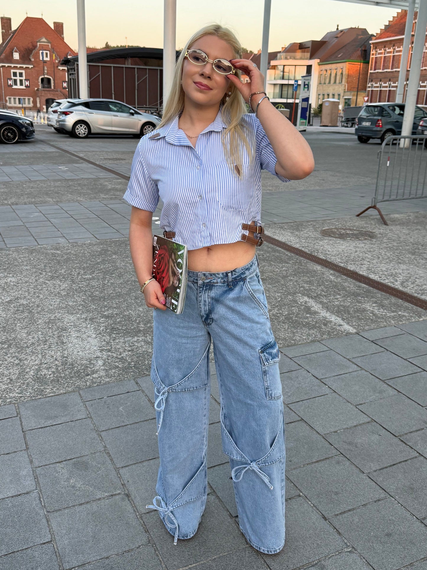 JUDY - Cropped Belt Shirt