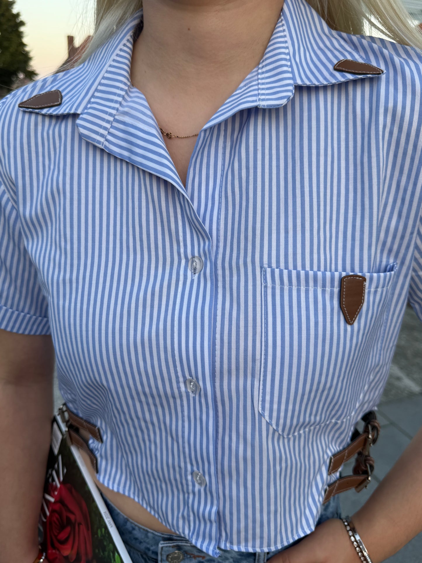 JUDY - Cropped Belt Shirt