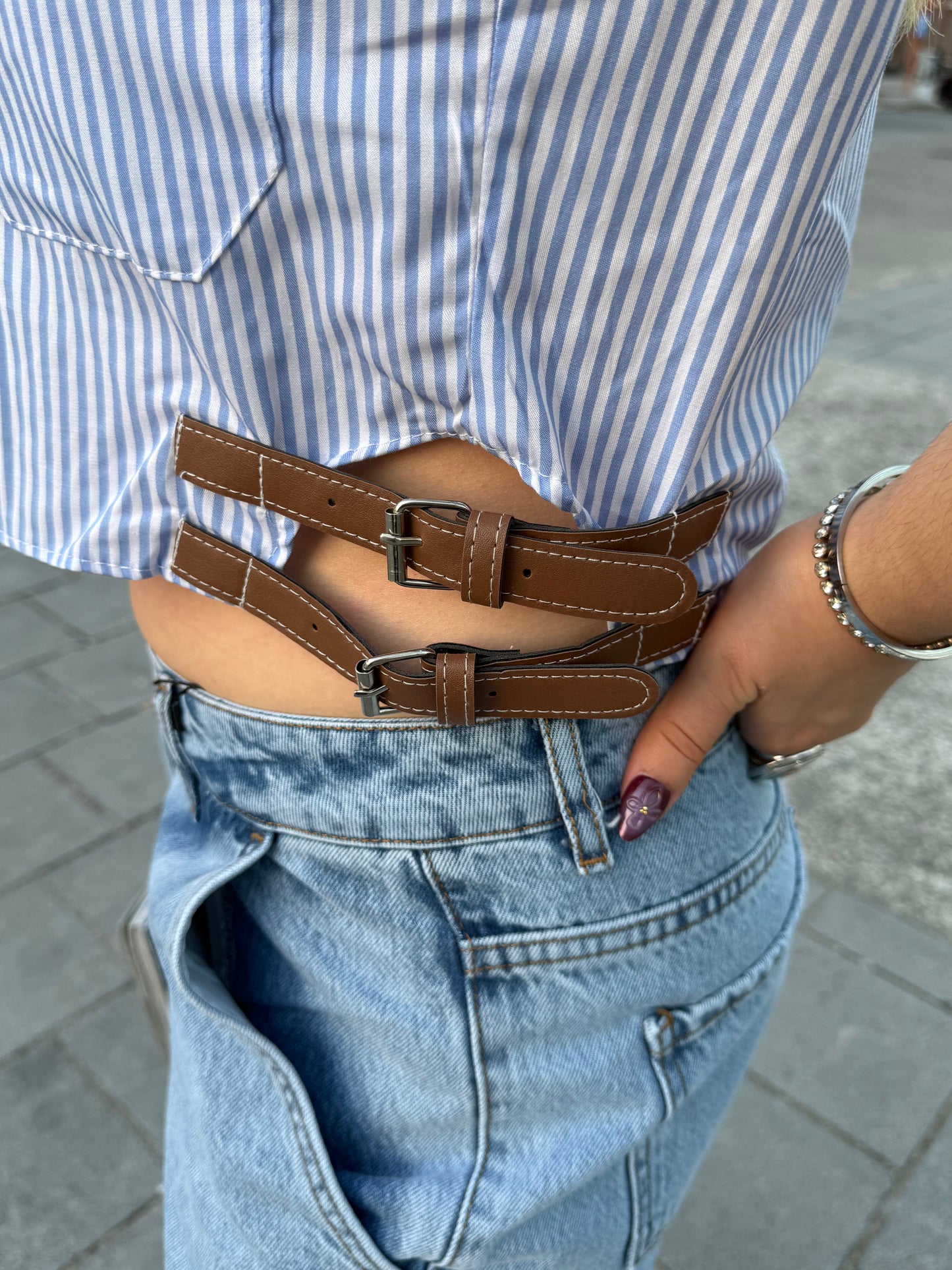 JUDY - Cropped Belt Shirt