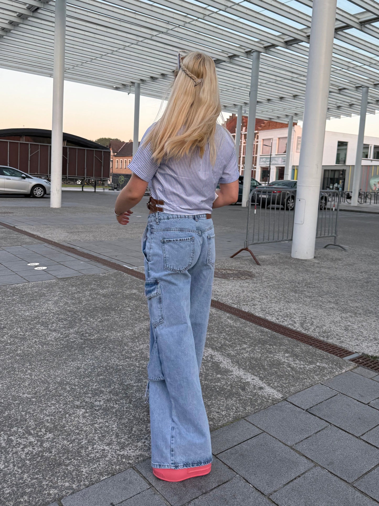 JUDY - Cropped Belt Shirt