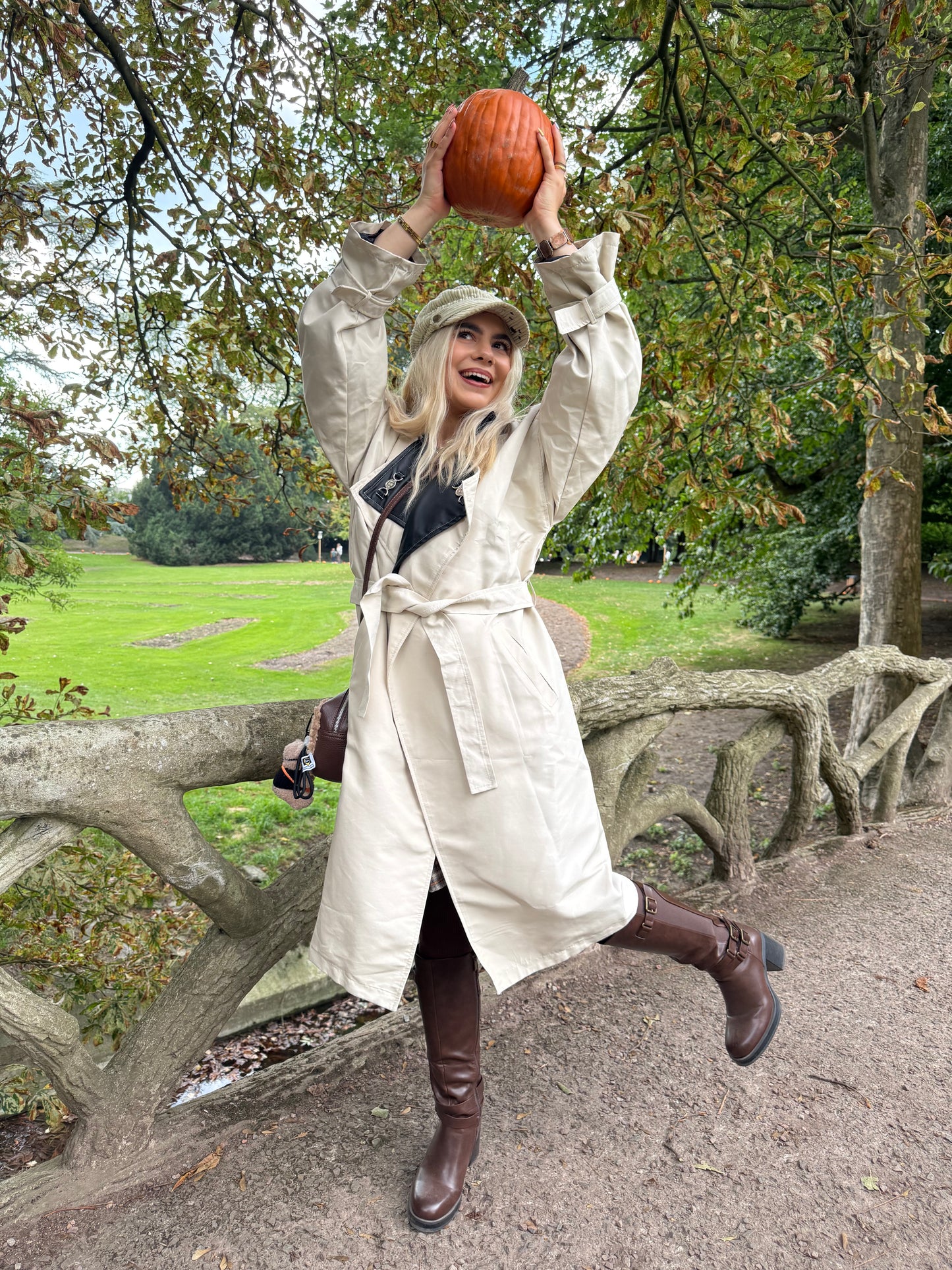 MICHAELANGELO - Oversized Buckle Trench Coat with Black Lapel