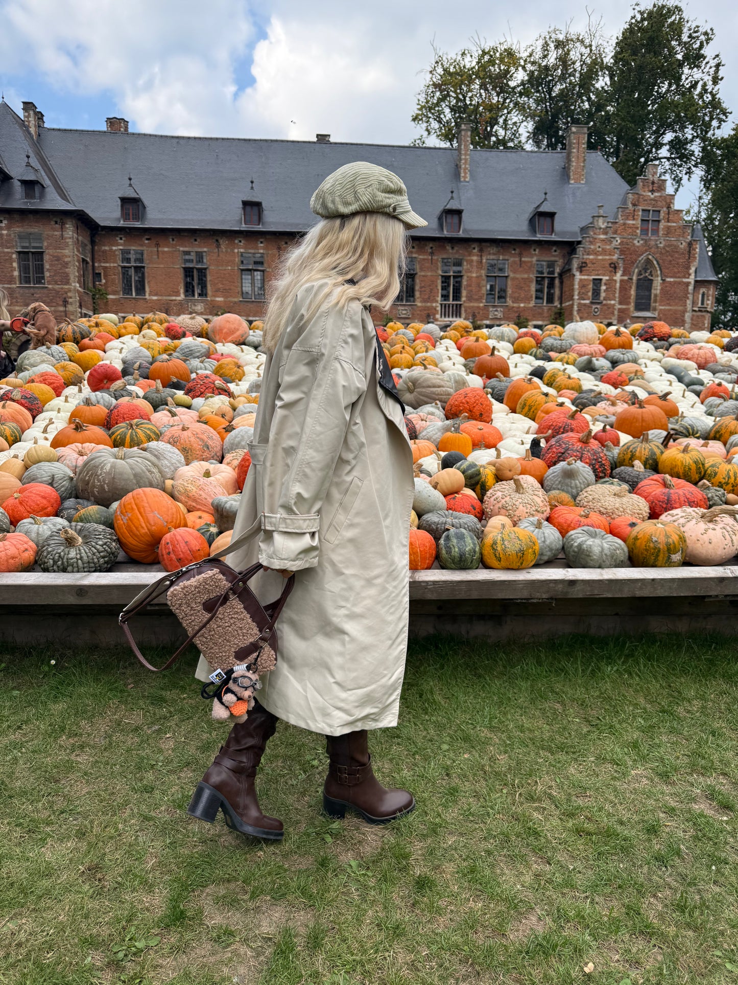 MICHAELANGELO - Oversized Buckle Trench Coat with Black Lapel