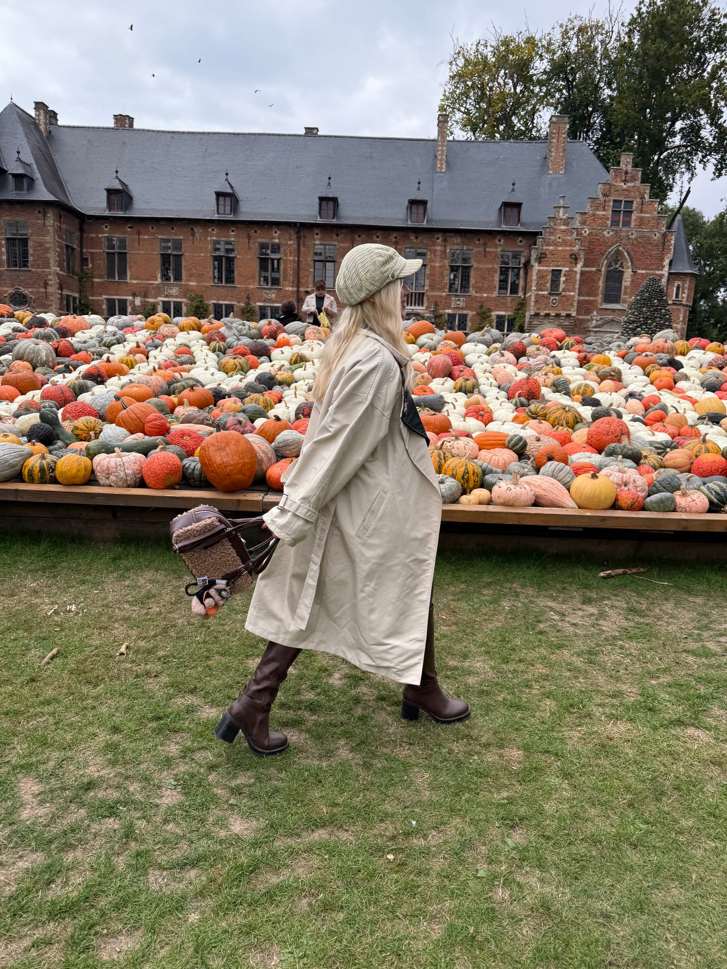 MICHAELANGELO - Oversized Buckle Trench Coat with Black Lapel