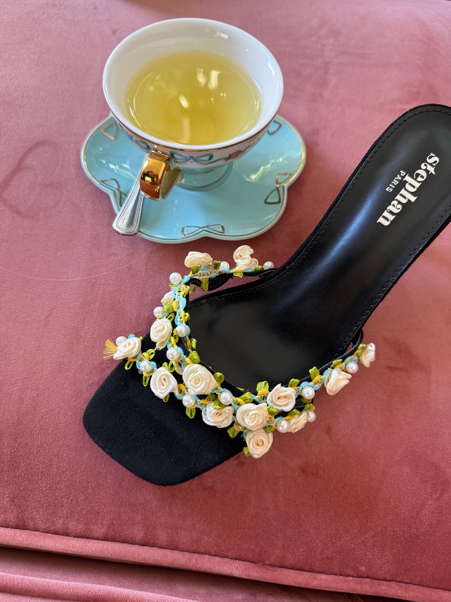 BELLOSSOM - Flower Pearl Kitten Heels