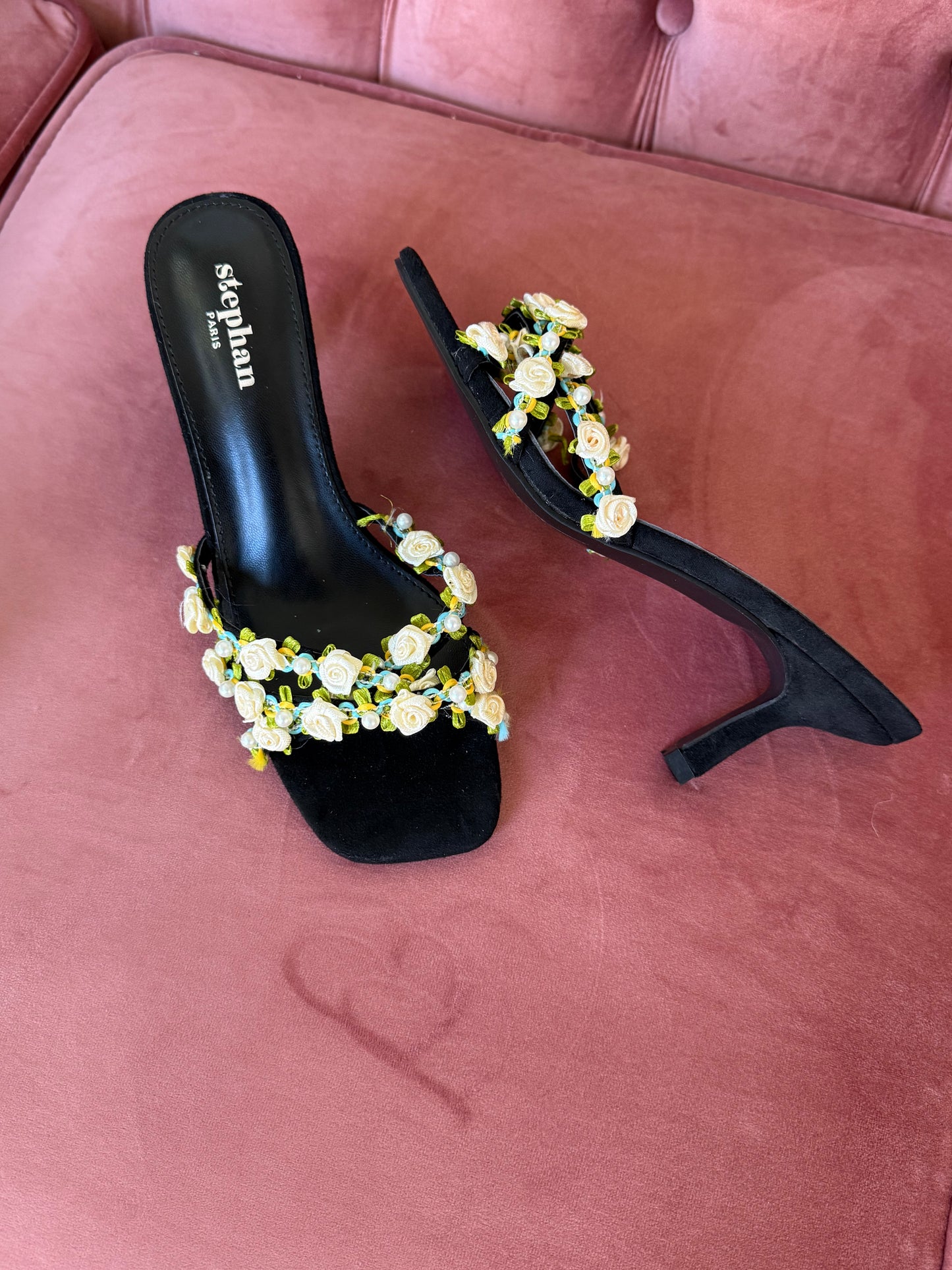 BELLOSSOM - Flower Pearl Kitten Heels